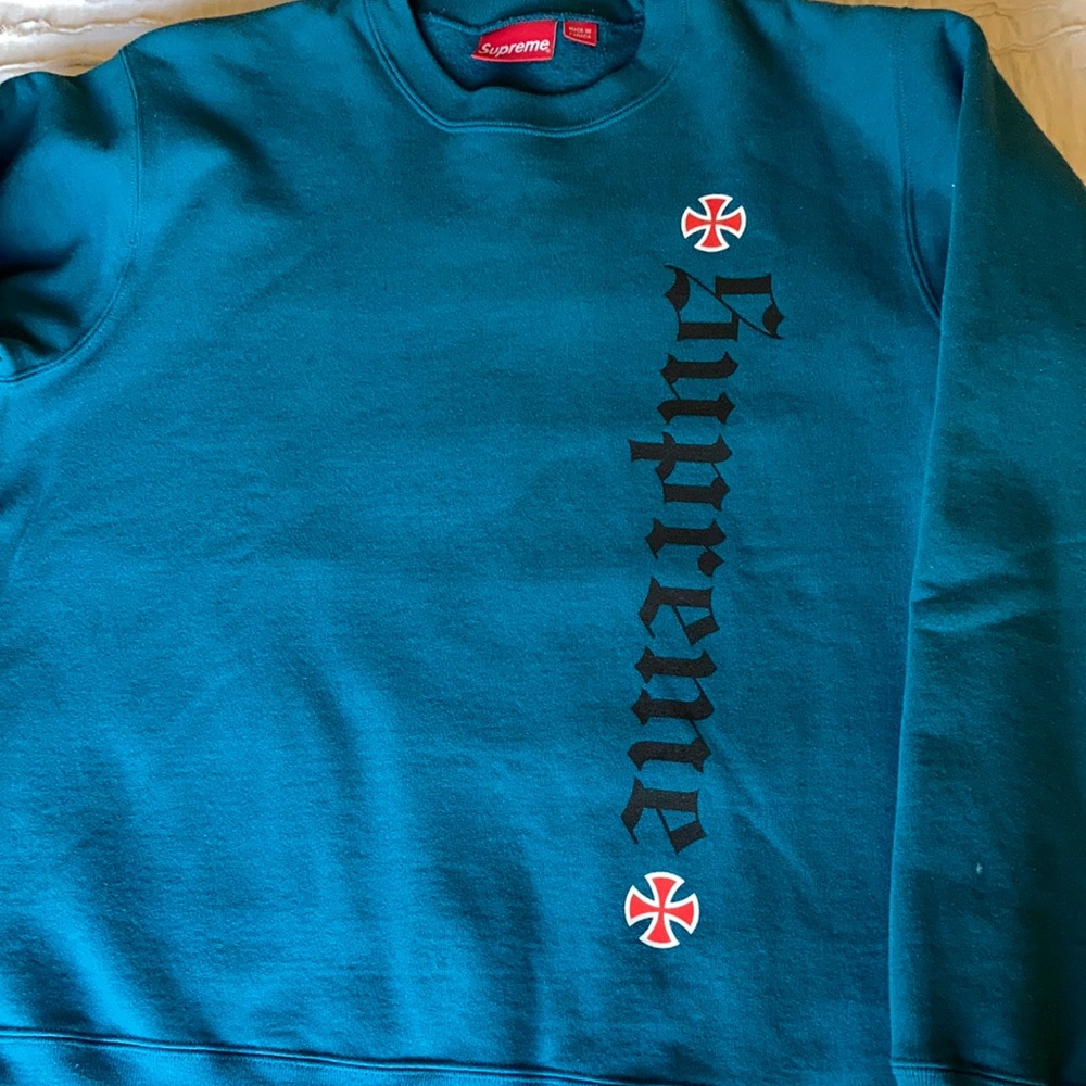 Supreme sweater